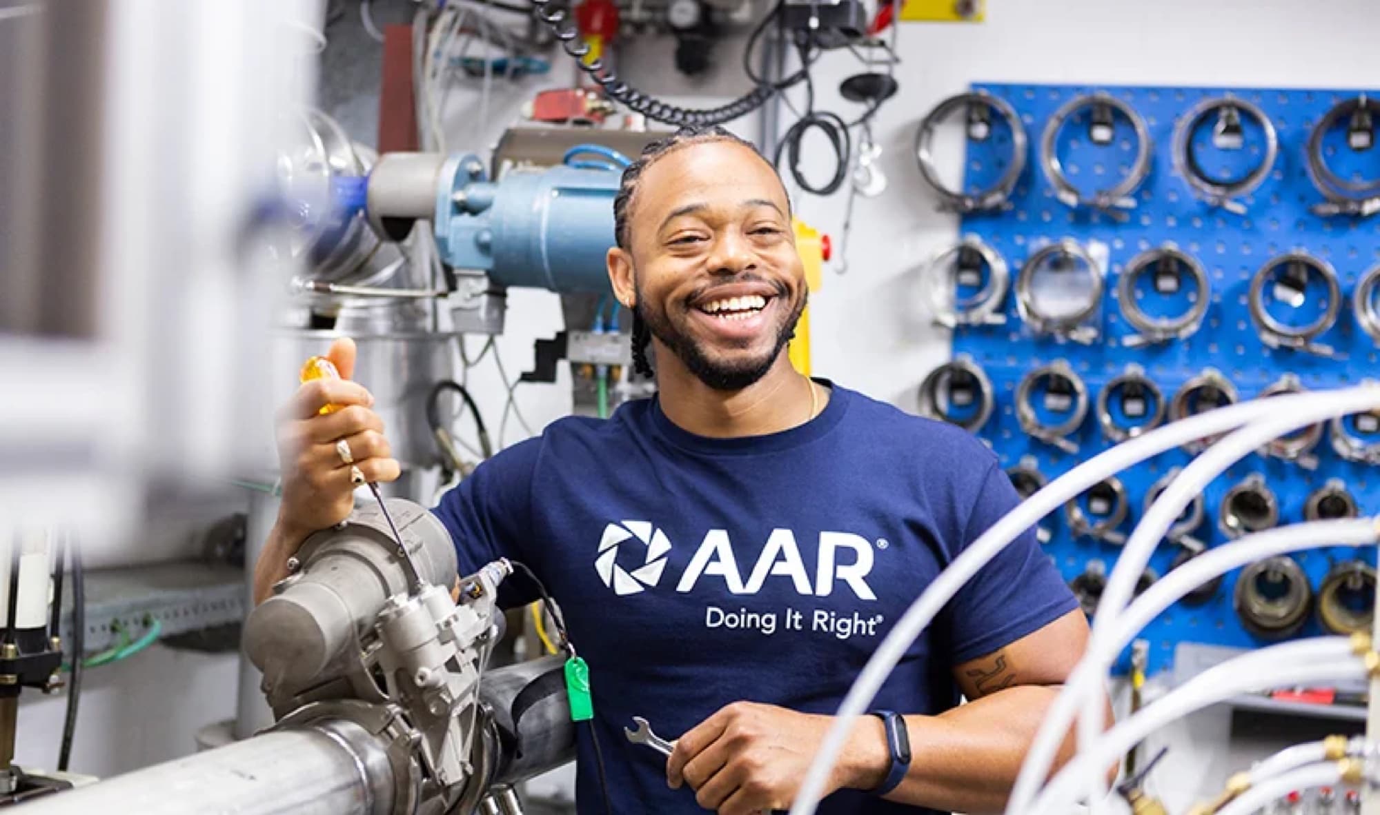 AAR employee wearing Logo Envy-decorated company apparel
